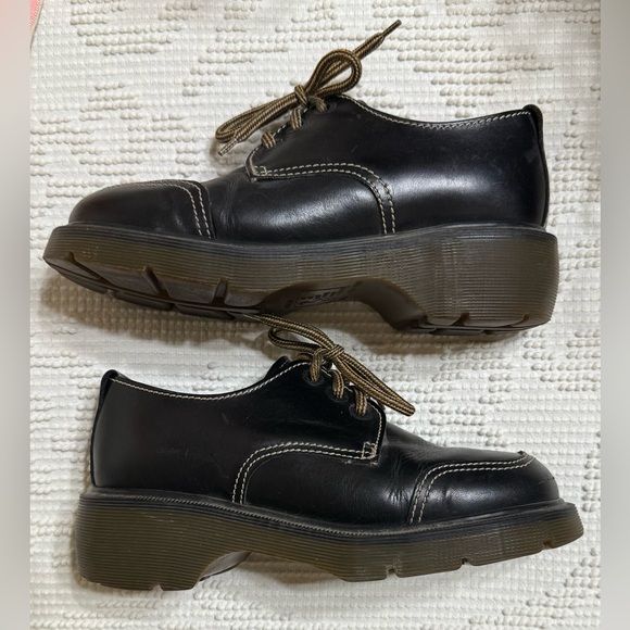Dr. Martens vintage shoes, UK size 5, US 7 women’s - Picture 3 of 7